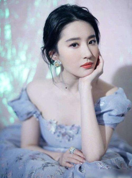 刘信达爆料刘亦菲视频,刘信达爆料背后真相揭晓 第1张 刘信达爆料刘亦菲视频,刘信达爆料背后真相揭晓 第1张